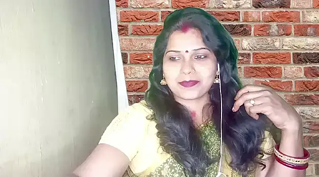 mamoni91 online show from February 17, 2025, 5:23 pm