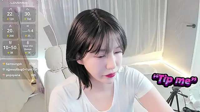 Snapshot of darcie_ chatting on January 22, 2025, 2:03 pm darcie online show from January 22, 2025, 2:03 pm