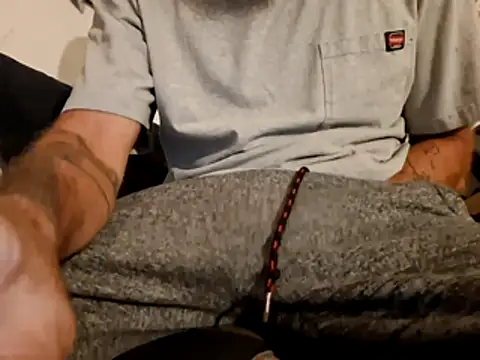 Snapshot of Cantufamily1979 chatting on November 23, 2025, 12:15 pm Cantufamily1979 online show from November 23, 2025, 12:15 pm