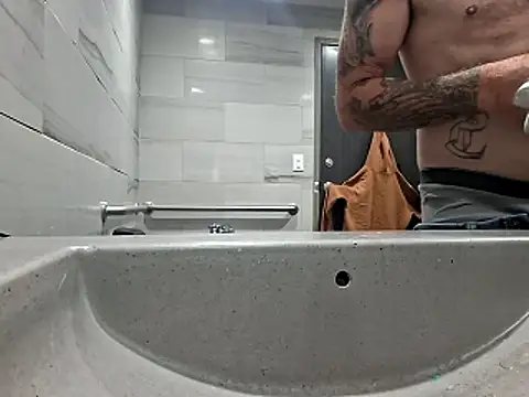 Snapshot of Cantufamily1979 chatting on October 30, 2025, 5:39 am Cantufamily1979 online show from October 30, 2025, 5:39 am