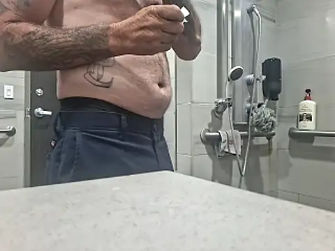 Snapshot of Cantufamily1979 chatting on November 16, 2025, 7:35 am Cantufamily1979 online show from November 16, 2025, 7:35 am