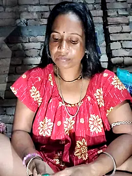 Hotty-dola online show from October 5, 2025, 7:04 pm