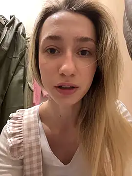 Snapshot of Lia__Love chatting on November 11, 2025, 12:22 pm Lia Love online show from November 11, 2025, 12:22 pm