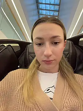 Lia  Love online show from January 15, 2026, 1:14 pm