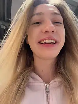 Lia  Love online show from January 8, 2026, 2:45 pm