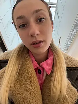 Snapshot of Lia__Love chatting on October 14, 2025, 12:28 pm Lia Love online show from October 14, 2025, 12:28 pm