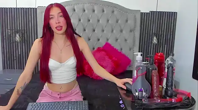 Snapshot of danna_flame chatting on January 8, 2025, 9:21 am danna flame online show from January 8, 2025, 9:21 am