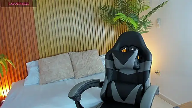 Snapshot of nahia_13 chatting on October 24, 2025, 2:16 pm nahia 13 online show from October 24, 2025, 2:16 pm