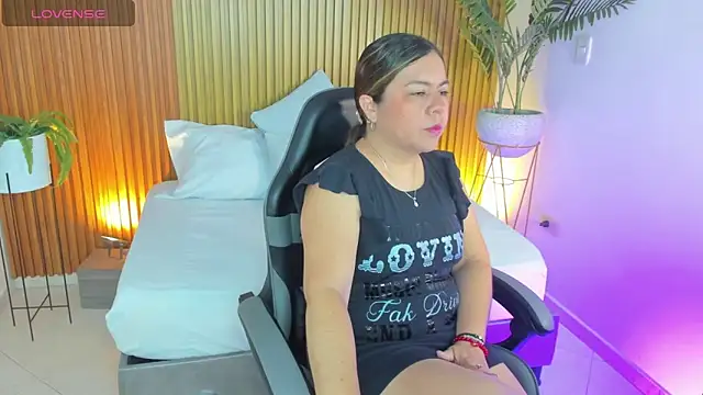 Snapshot of nahia_13 chatting on May 2, 2026, 12:43 pm nahia 13 online show from May 2, 2026, 12:43 pm