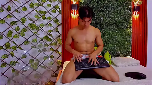 Snapshot of Valentino__X chatting on November 21, 2025, 6:12 am Valentino X online show from November 21, 2025, 6:12 am