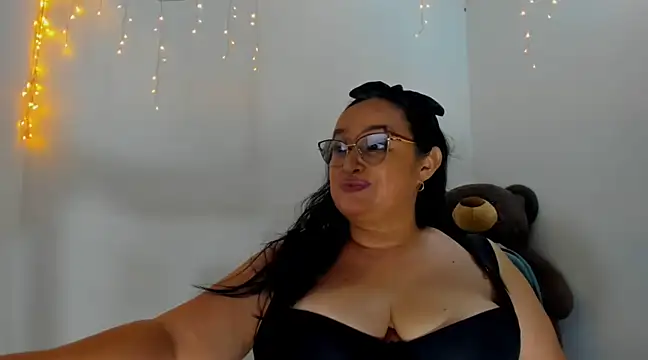 GiaNahomi online show from March 11, 2025, 11:37 pm