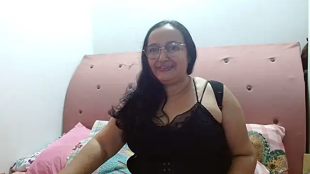 GiaNahomi online show from February 23, 2025, 10:53 pm
