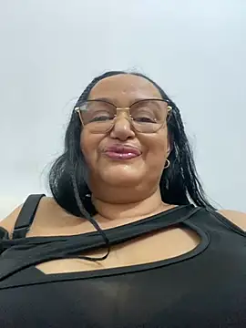 GiaNahomi online show from January 12, 2025, 3:39 am