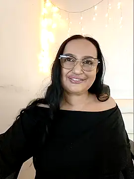 GiaNahomi online show from January 14, 2025, 4:25 am