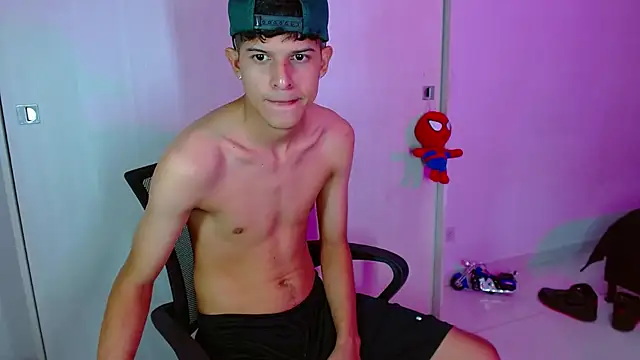 LiamGadiell online show from March 3, 2025, 1:07 am