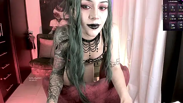 Snapshot of Taste_of_Grace chatting on October 15, 2025, 9:01 pm Taste of Grace online show from October 15, 2025, 9:01 pm