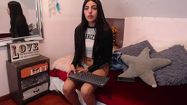 Snapshot of katia_bss chatting on March 7, 2025, 1:51 pm katia bss online show from March 7, 2025, 1:51 pm