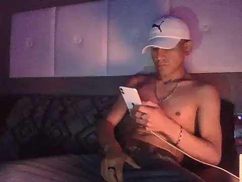 oiram27 online show from November 26, 2025, 12:21 am