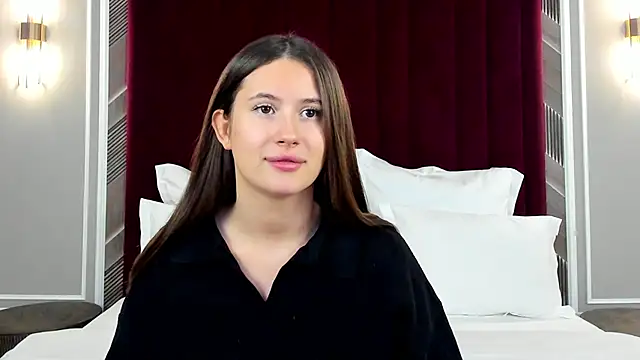 Snapshot of milaleoneli chatting on November 17, 2025, 2:54 pm milaleoneli online show from November 17, 2025, 2:54 pm