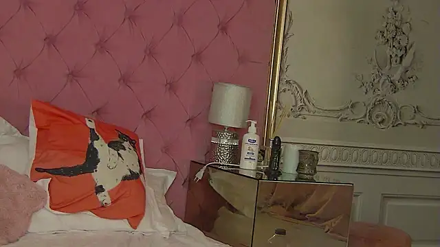 MisshaNight online show from February 14, 2026, 5:18 am