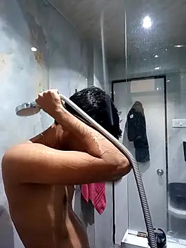 skinnyyyyyyyyy online show from December 21, 2025, 10:50 am