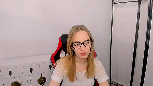 LilaGold online show from February 11, 2025, 3:51 pm