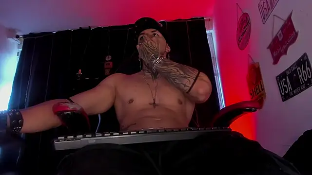 Snapshot of the_beast_master_ chatting on July 9, 2026, 8:08 pm the beast master online show from July 9, 2026, 8:08 pm