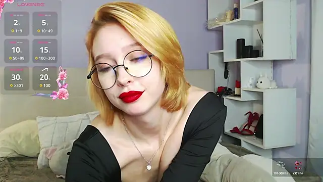 Snapshot of White_Lioness chatting on March 21, 2025, 2:18 pm White Lioness online show from March 21, 2025, 2:18 pm