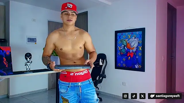 SantiagoReyesFtt online show from July 22, 2026, 3:19 am