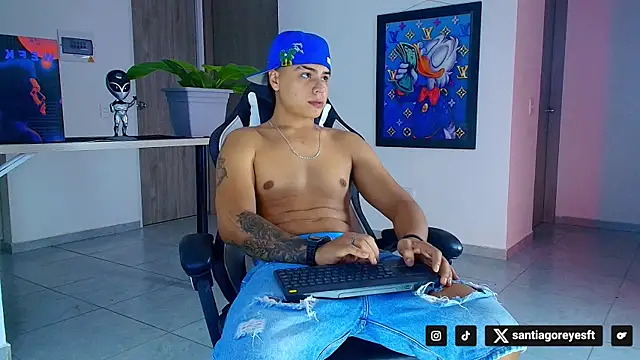 SantiagoReyesFtt online show from August 1, 2026, 5:38 am