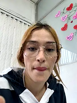 AMBER LOVE22 online show from November 6, 2025, 8:46 pm