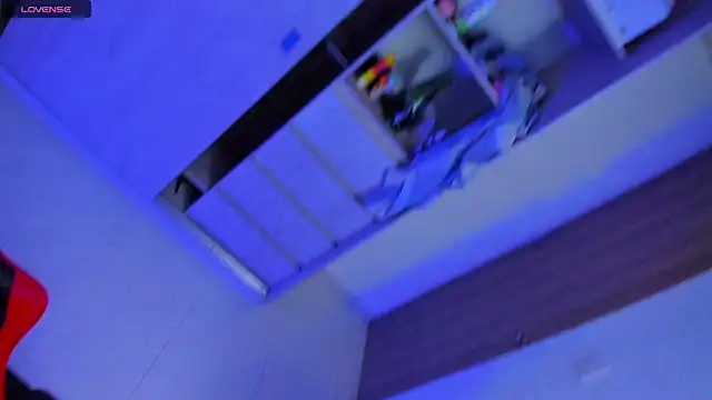 AMBER LOVE22 online show from November 5, 2025, 11:41 pm