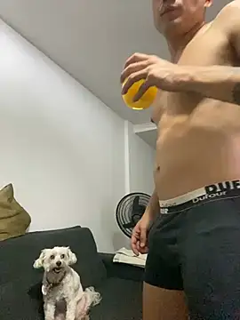 LCarreraa online show from January 19, 2025, 4:33 am