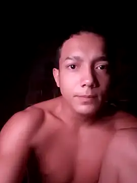 Snapshot of tayson_ chatting on February 9, 2025, 10:20 am tayson online show from February 9, 2025, 10:20 am