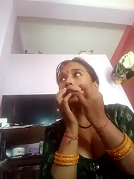 Surajpuja79 online show from February 7, 2026, 4:09 am