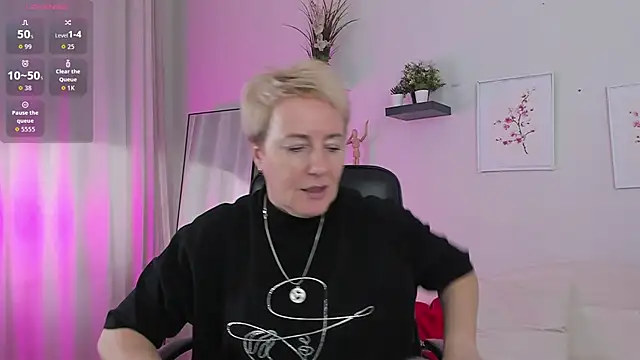 Nika Smit online show from October 10, 2025, 10:16 am