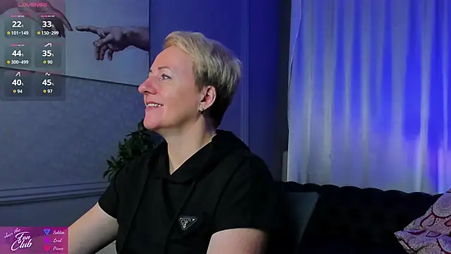 Nika Smit online show from September 18, 2025, 5:21 am