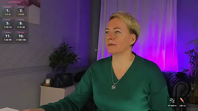 Nika Smit online show from October 18, 2025, 5:31 am