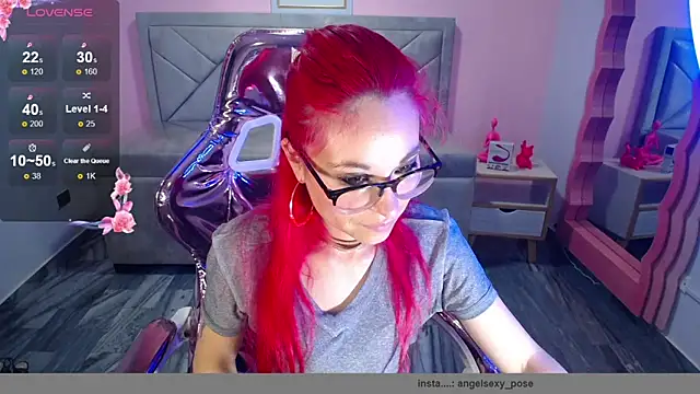 abril ch  online show from December 3, 2025, 10:58 am