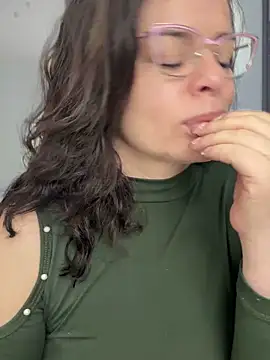 NATHALIA-28  online show from March 15, 2026, 1:07 pm