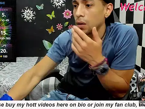 Snapshot of MikeRose94 chatting on February 1, 2026, 5:22 pm MikeRose94 online show from February 1, 2026, 5:22 pm