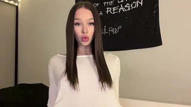 Snapshot of ur_molly chatting on November 26, 2025, 11:10 am ur molly online show from November 26, 2025, 11:10 am