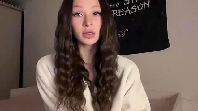 Snapshot of ur_molly chatting on October 1, 2025, 9:07 pm ur molly online show from October 1, 2025, 9:07 pm