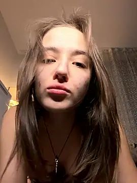 EmilyWi  online show from January 14, 2026, 10:13 pm