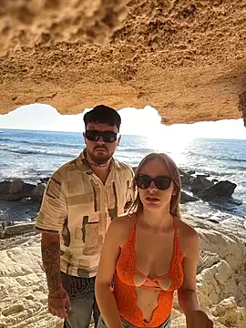 Snapshot of MrAndMrsSavage chatting on February 4, 2026, 2:01 pm MrAndMrsSavage online show from February 4, 2026, 2:01 pm