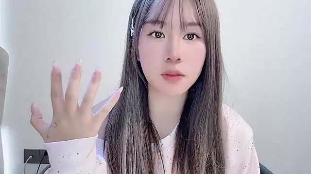 chloe-01 online show from November 30, 2025, 4:02 am