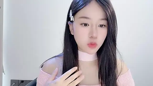 chloe-01 online show from November 19, 2025, 3:17 am