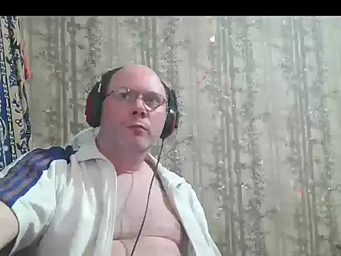 Snapshot of AgnichBan chatting on December 3, 2025, 8:19 pm AgnichBan online show from December 3, 2025, 8:19 pm