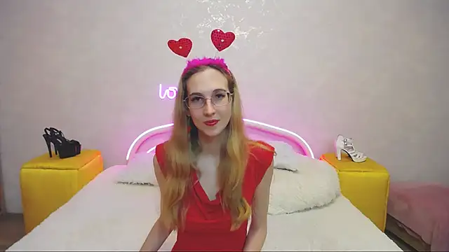 KlaryBrait online show from February 14, 2025, 2:12 pm