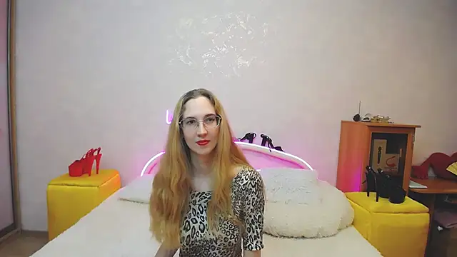 KlaryBrait online show from March 7, 2025, 6:13 am